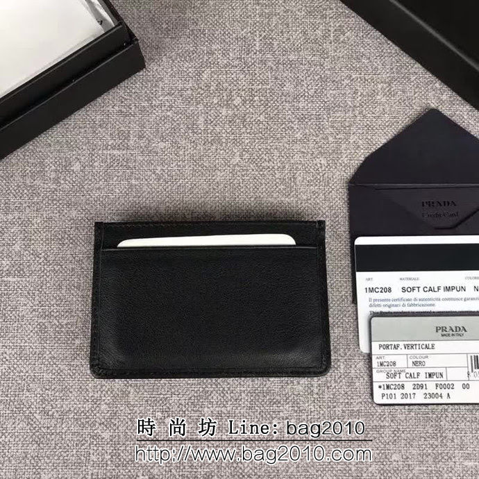 PRADA普拉達 專櫃最新款式 頂級原單納帕牛皮 三層信用卡夾 1MC208 DD1711